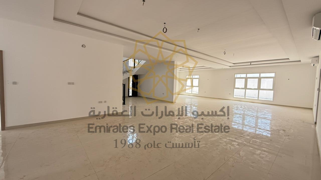 للبيع فيلا جديدة أول ساكن حجر طبيعي في بني ياس منطقة الوثبة